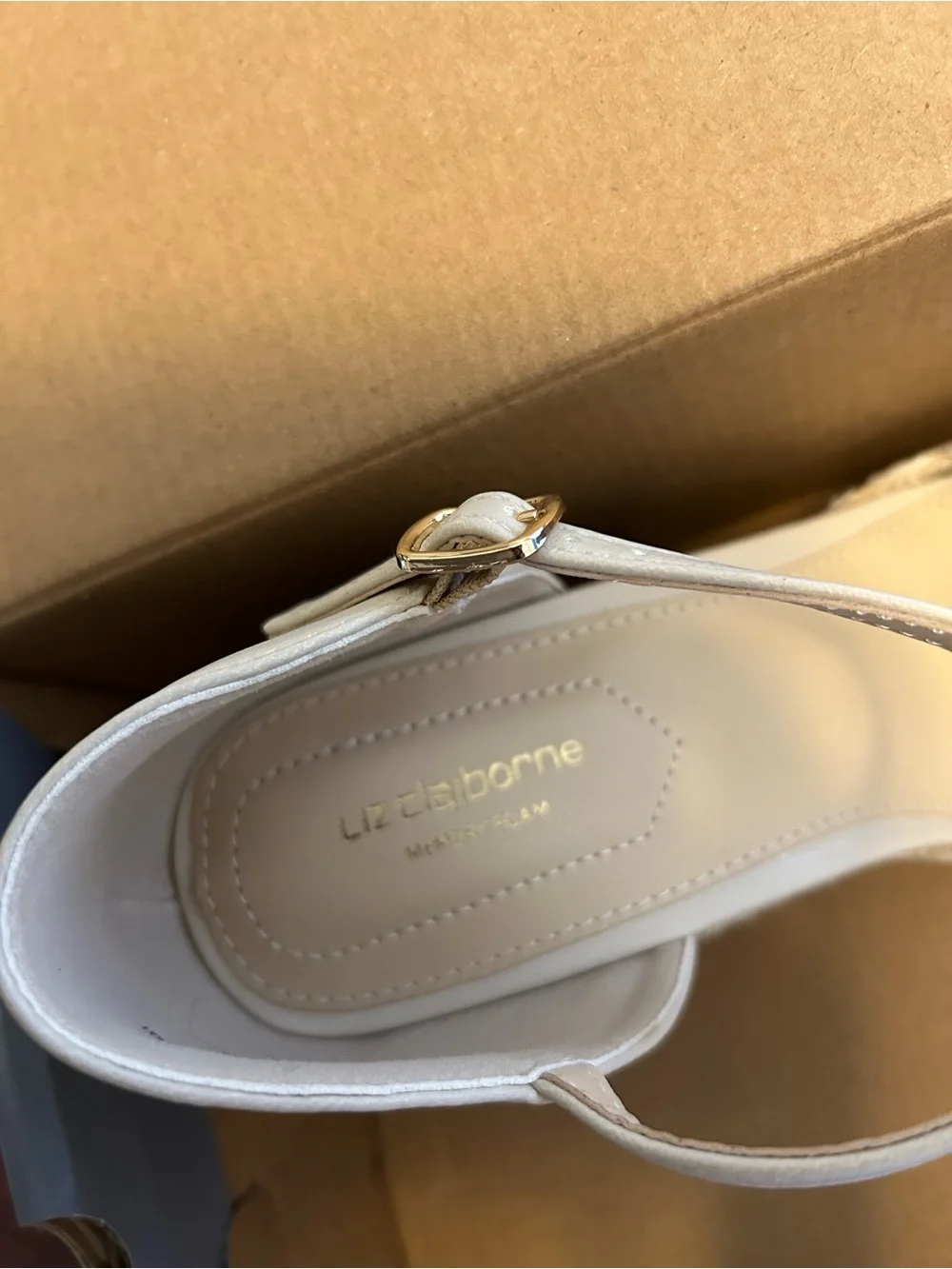 Liz Claiborne closed toe